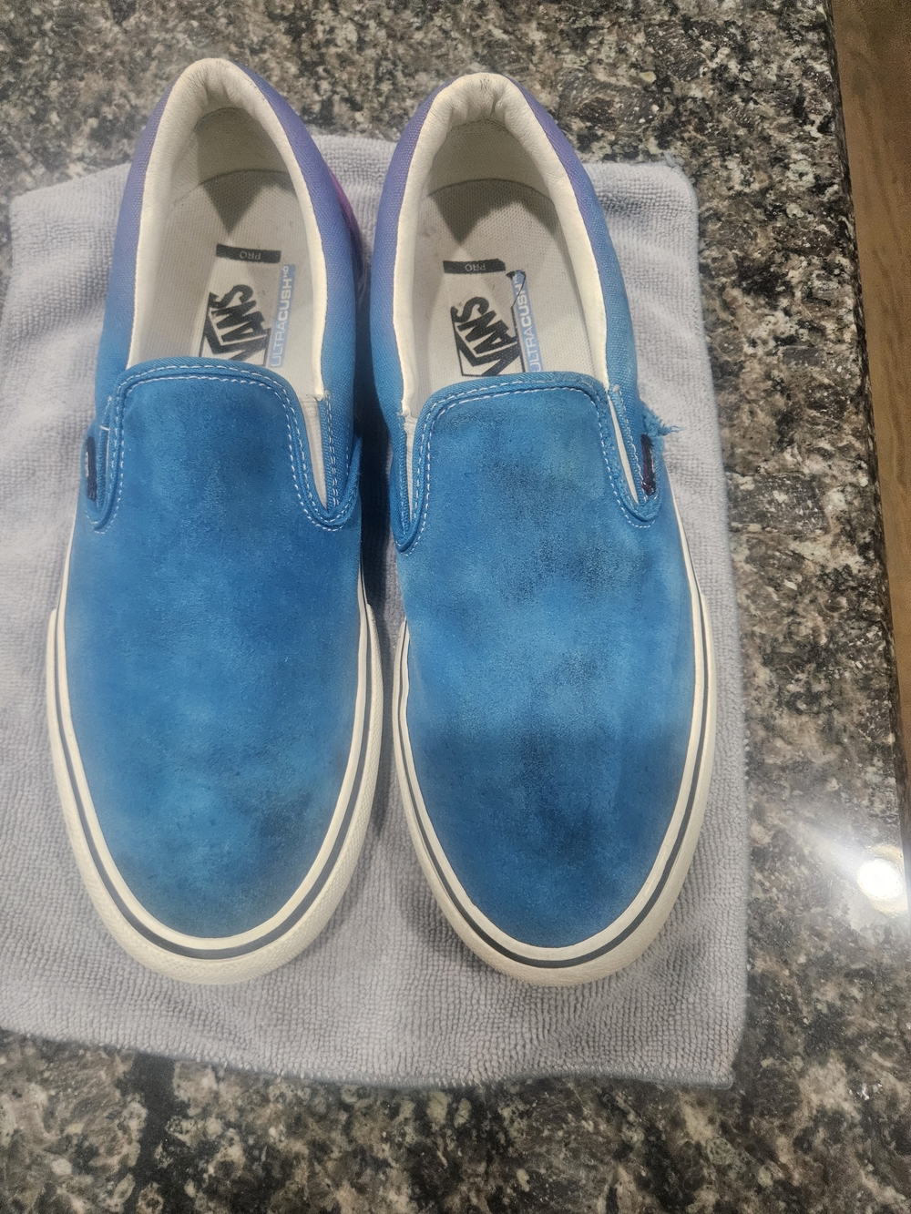 Vans Men's Size 11 Slip-On Suede Sneakers in Blue